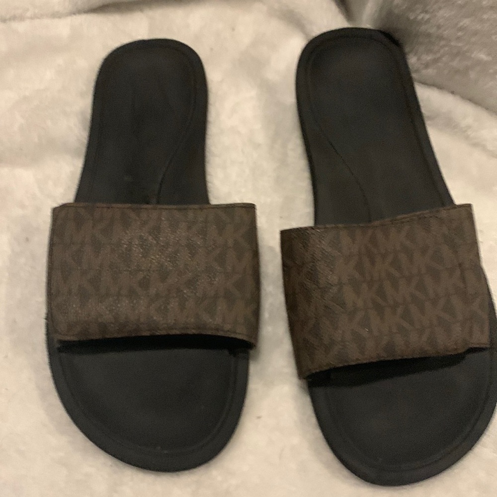Michael Kors slides size 8
